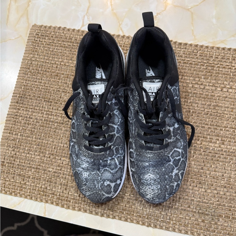 Nike Air Max Siren Snake Print Women’s Size 10